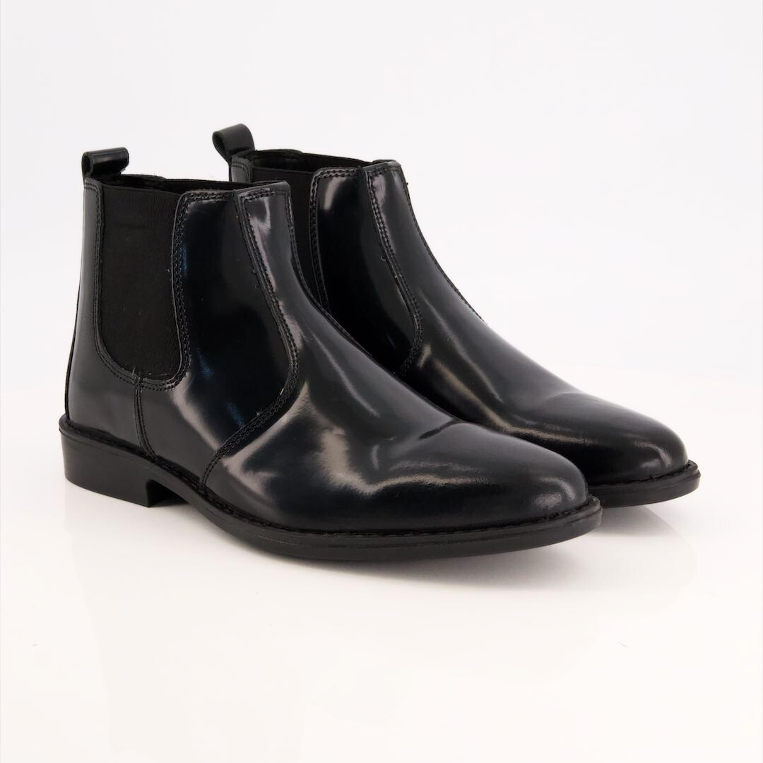 CG BLACK LEATHER CHELSEA BOOTS